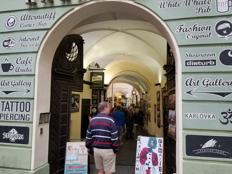 pragues8928.jpg